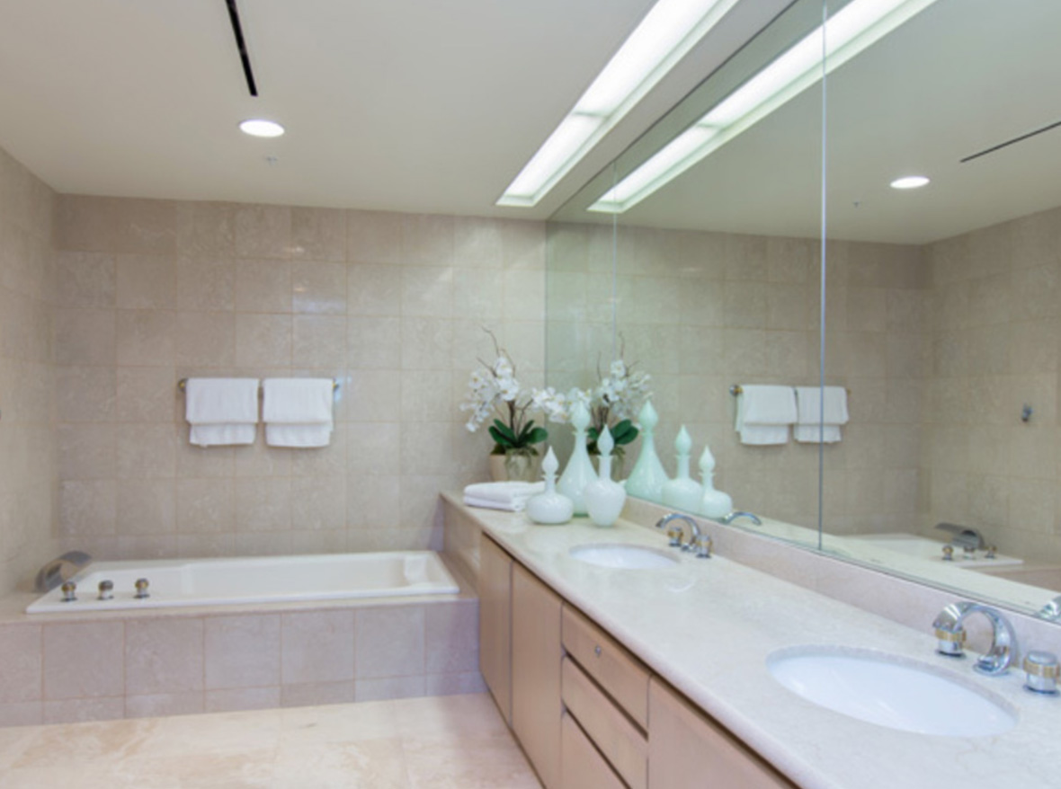 10490 Wilshire Boulevard 504