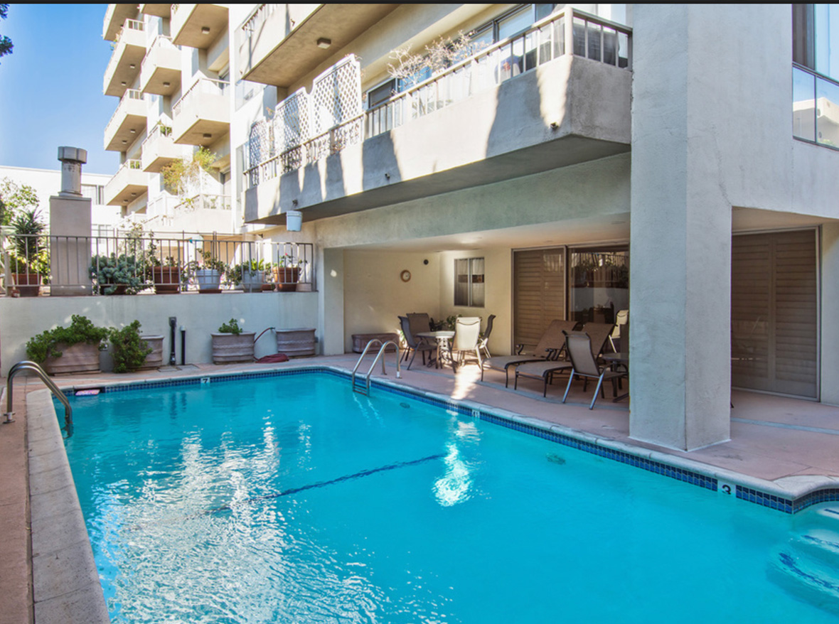 339 North Palm Drive 102