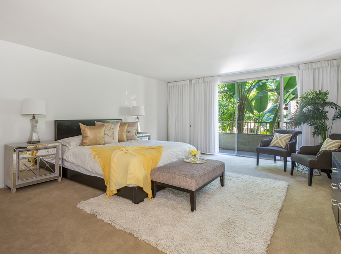 339 North Palm Drive 102