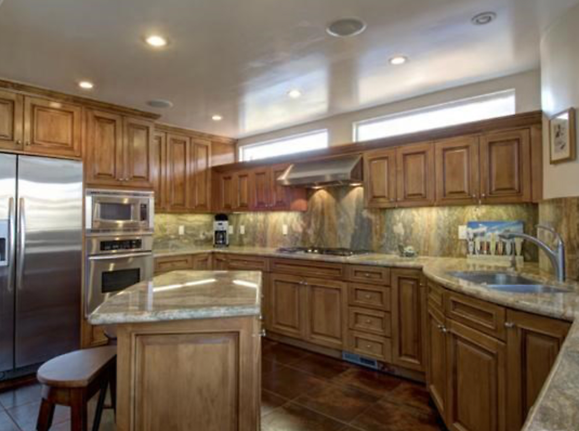 709 Sunset Drive