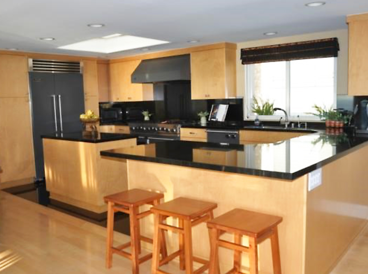 2909 Bayview Drive