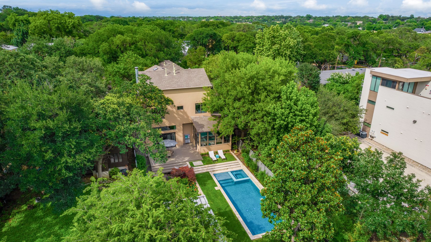 2107 Bridle Path
