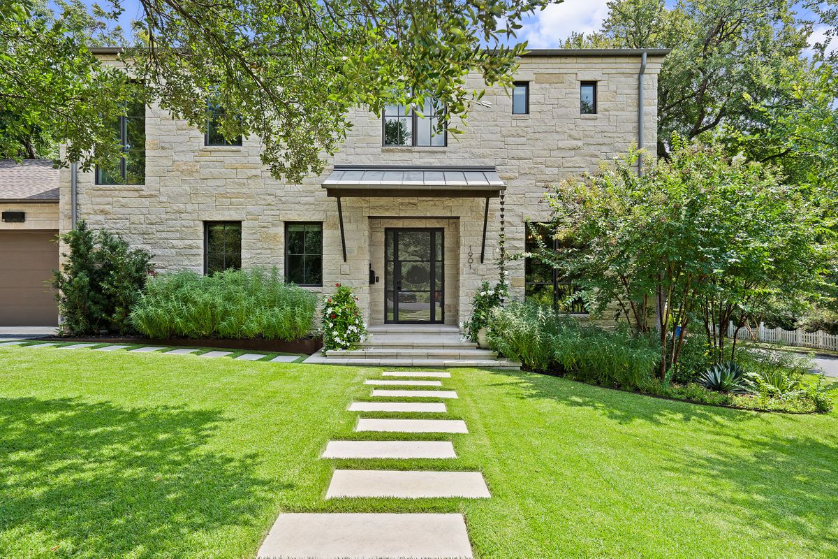 1901 Vista Lane