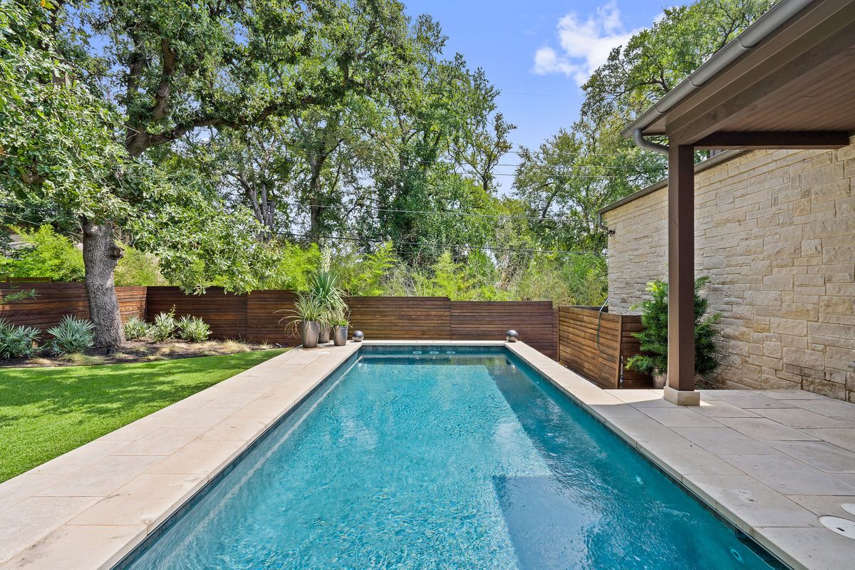 1901 Vista Lane