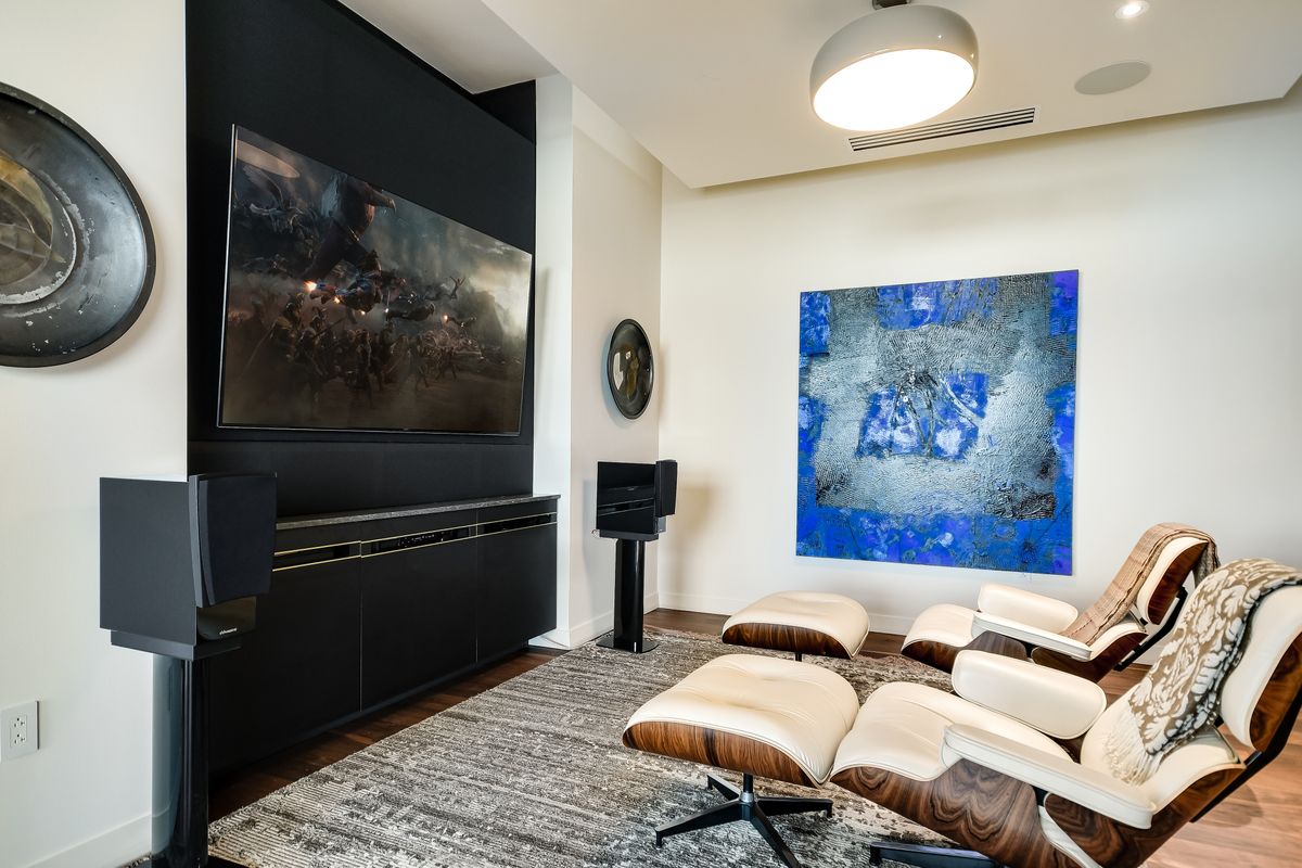 210 Lavaca St 3302