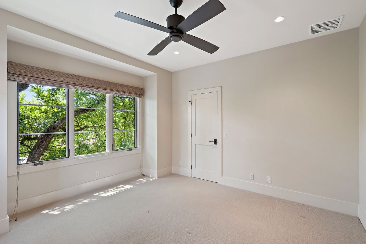 1901 Vista Lane