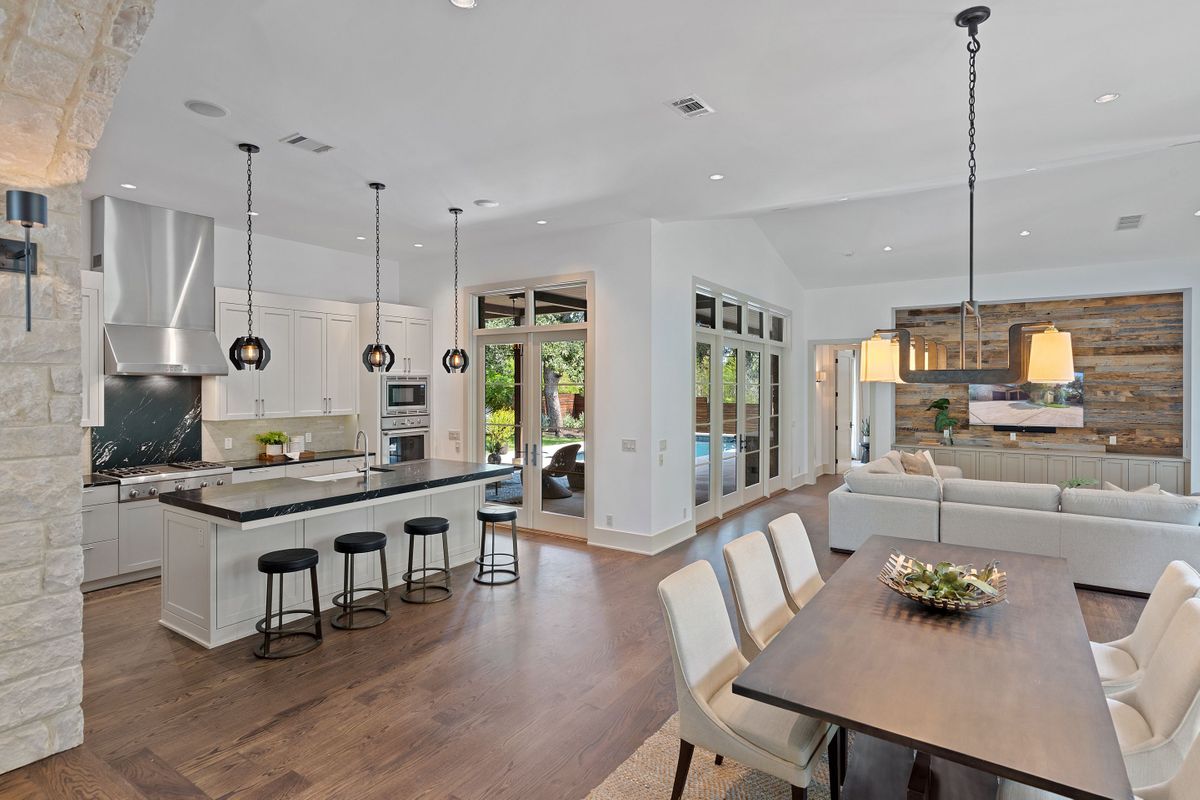 1901 Vista Lane