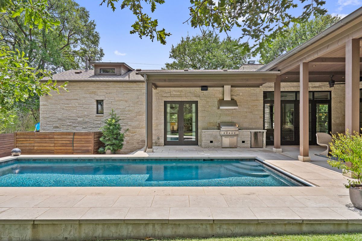 1901 Vista Lane