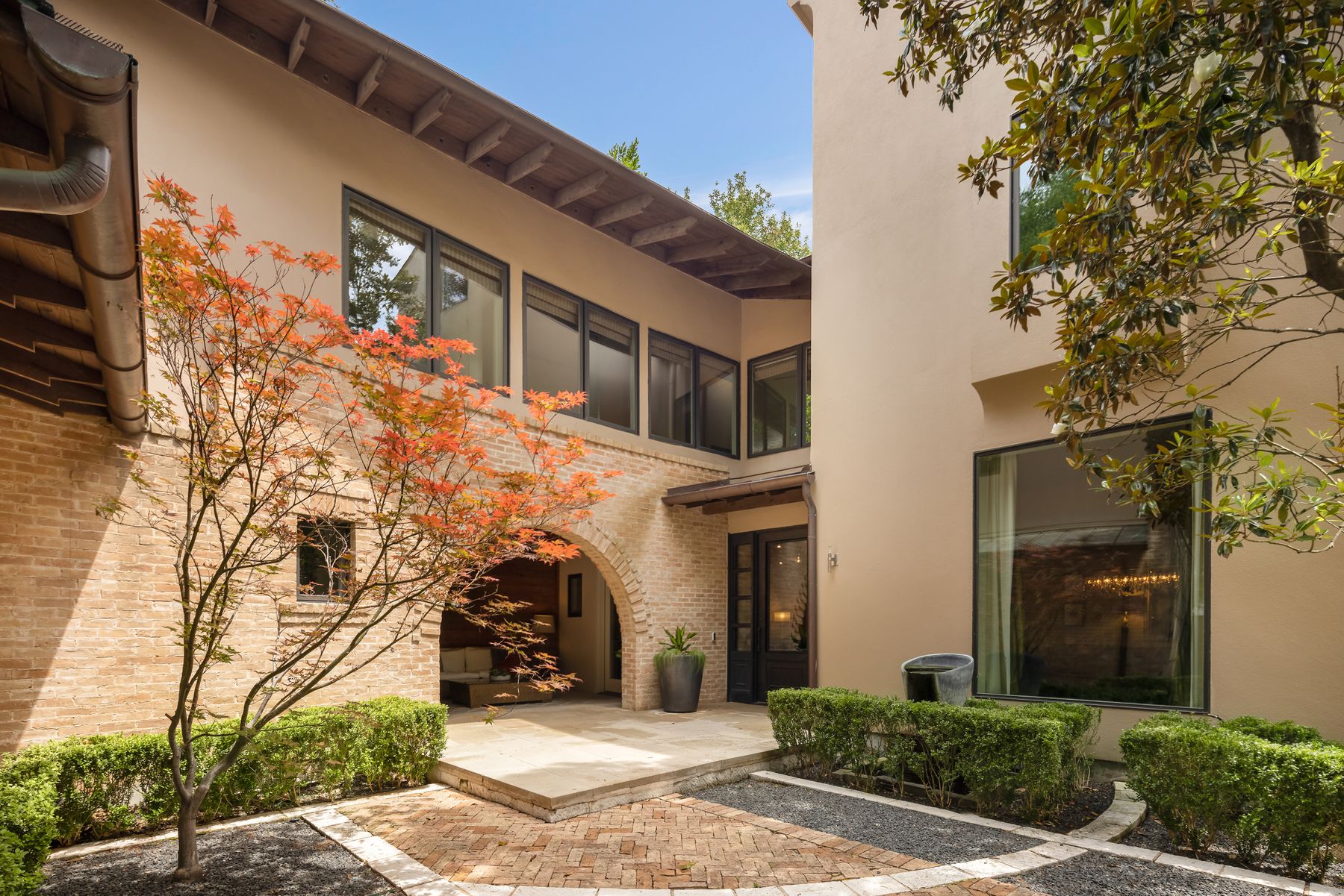 2107 Bridle Path