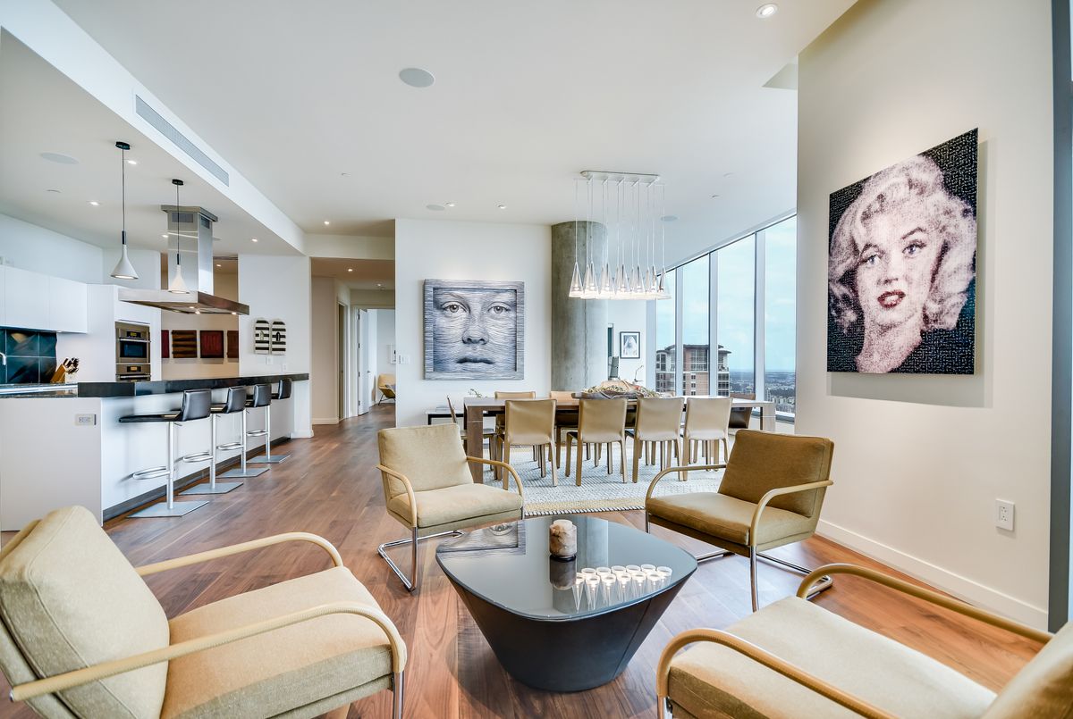 210 Lavaca St 3302