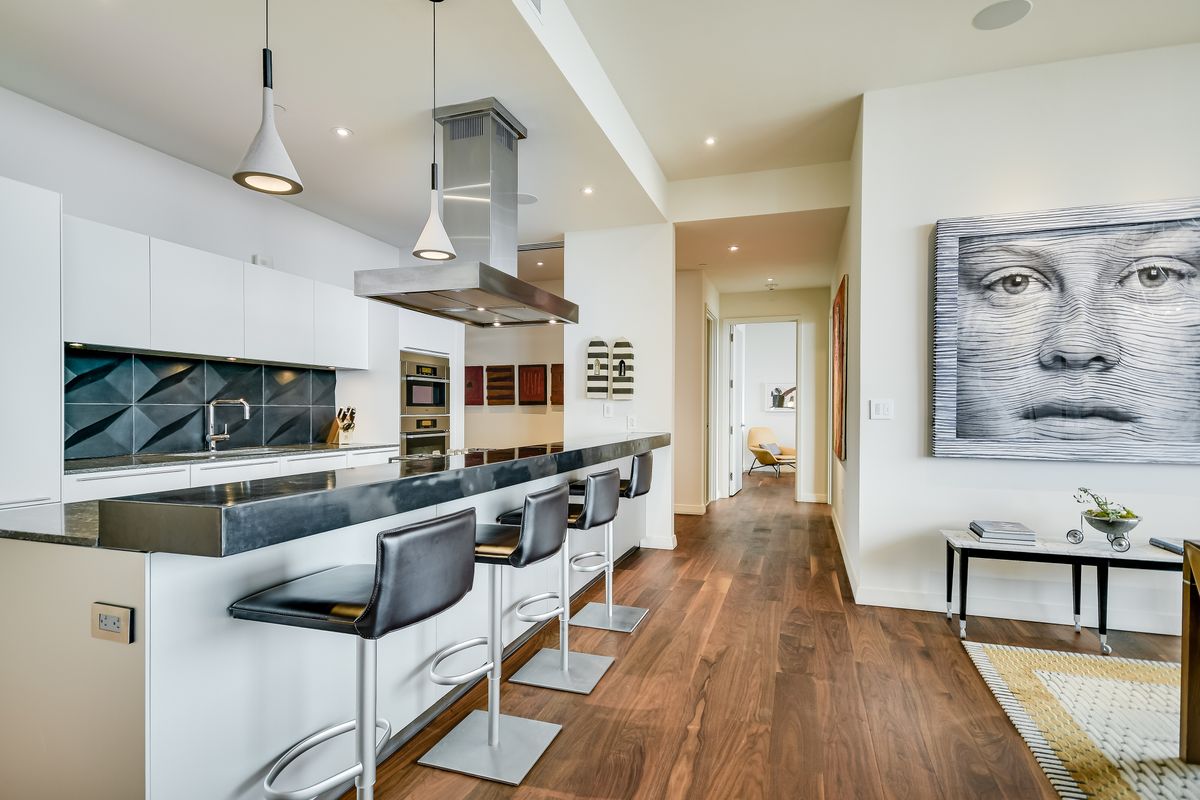 210 Lavaca St 3302