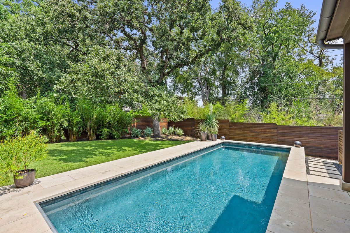 1901 Vista Lane
