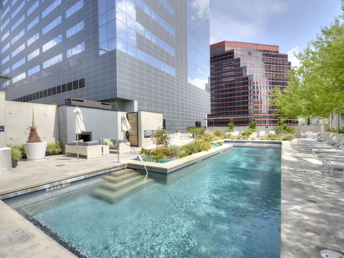 210 Lavaca St 3302