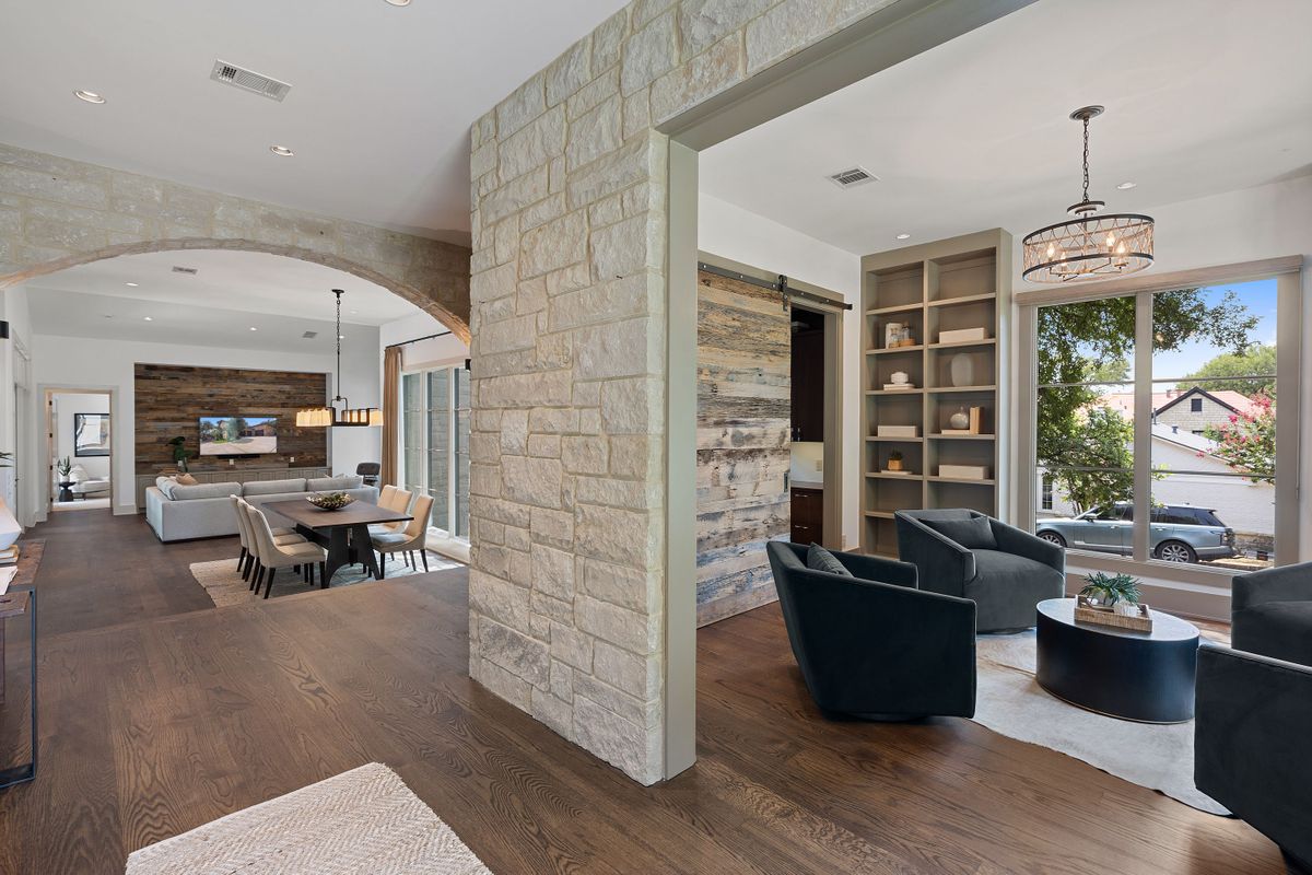 1901 Vista Lane