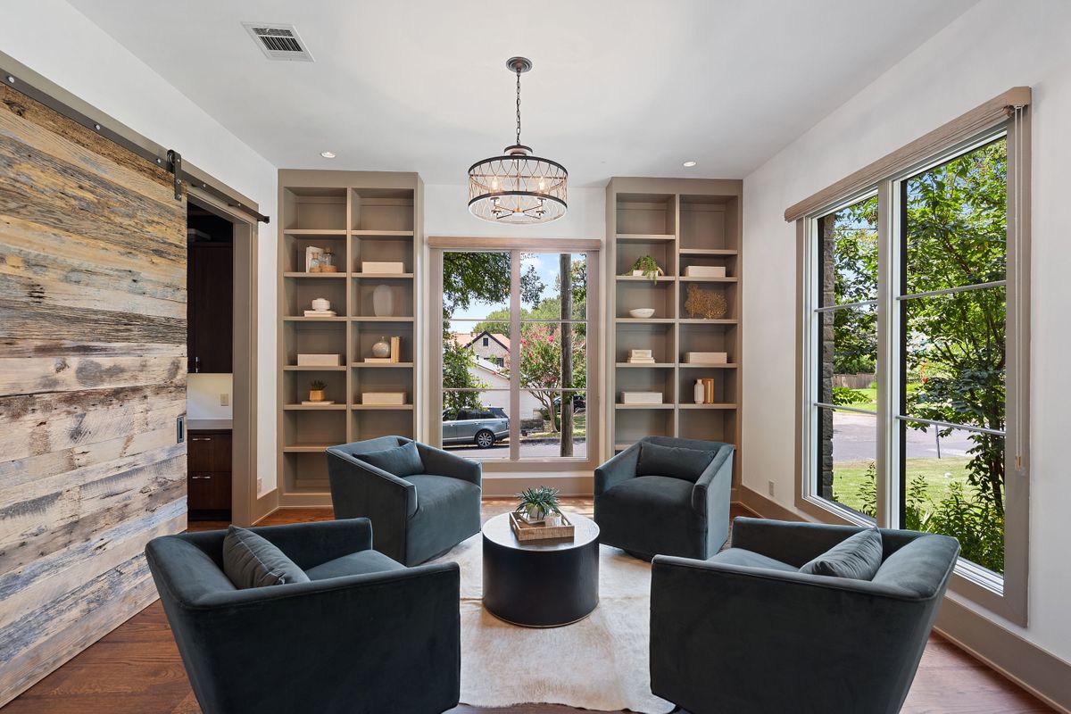 1901 Vista Lane