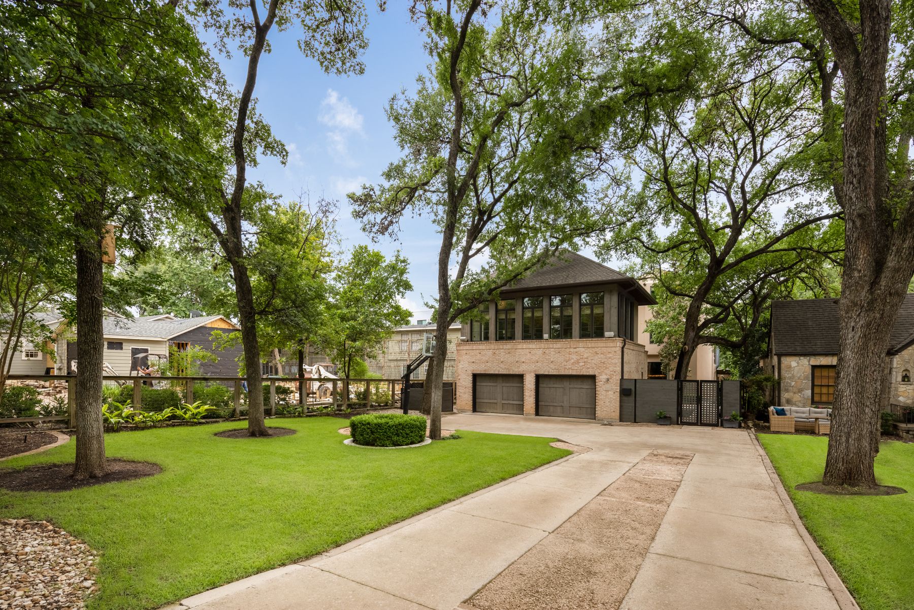 2107 Bridle Path
