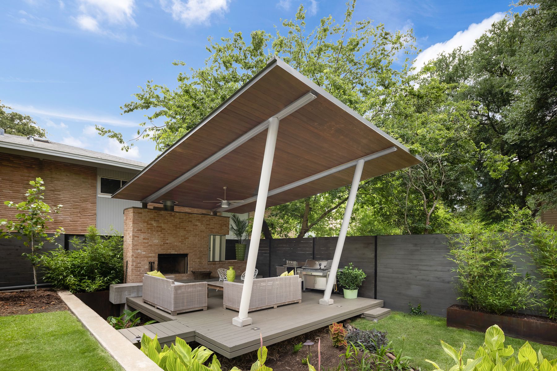 2107 Bridle Path