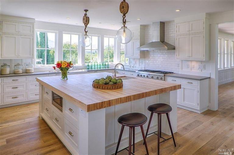 947  Galleron Road