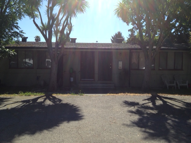 537 Mariposa Avenue