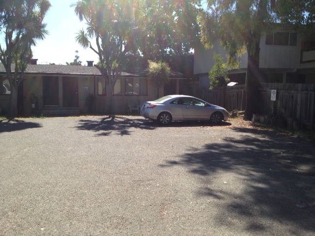 537 Mariposa Avenue