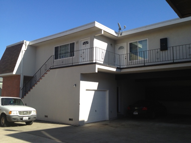 1129 Capuchino Avenue