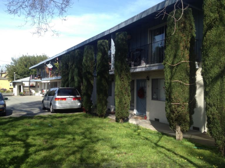 483 Mariposa Avenue