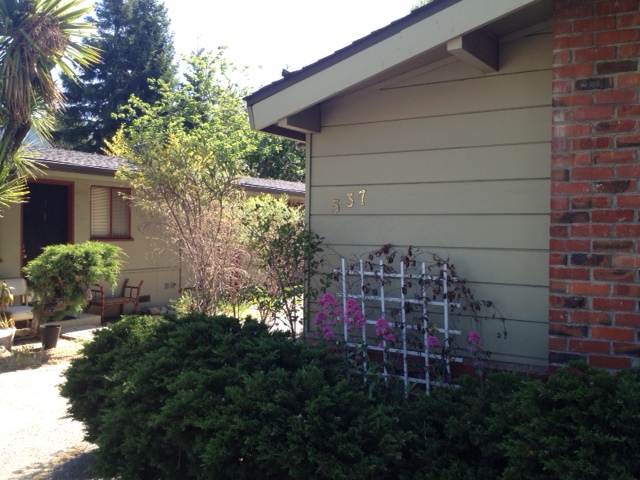 537 Mariposa Avenue