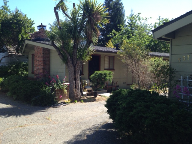 537 Mariposa Avenue