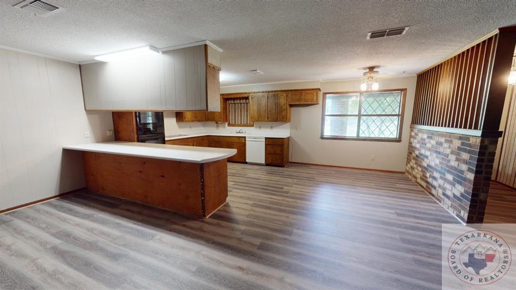 900 Walker Ln.