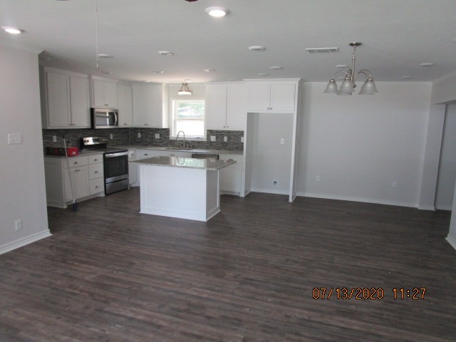 704 Hawkins