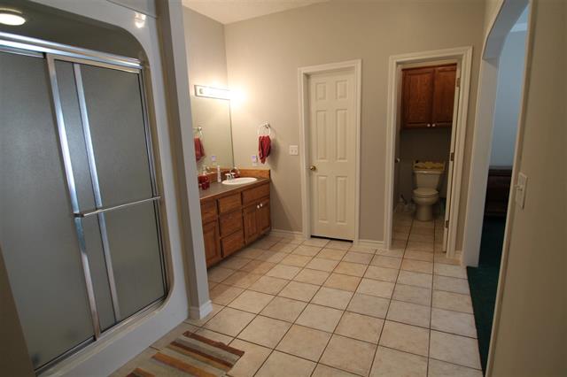 136 Oakview Dr.