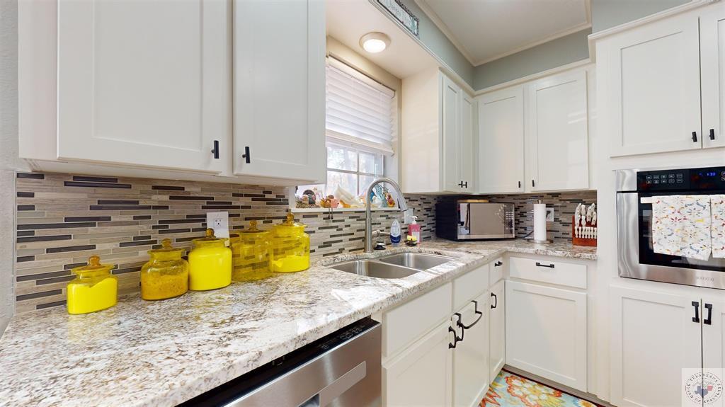 103 Woodbriar Way