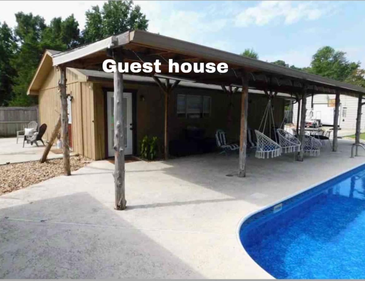 11 Big Oak Ln.