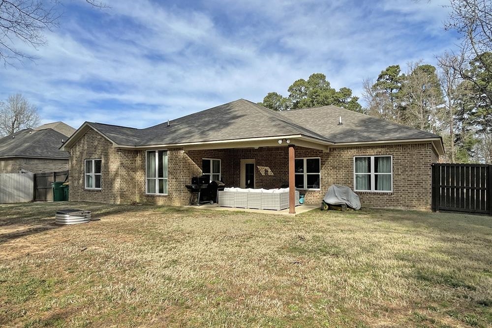6905 Woodmere Ct.