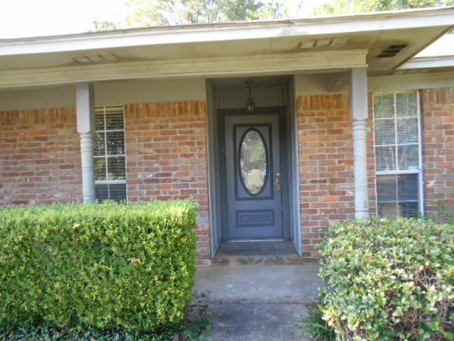 2921 Clear Creek Dr.