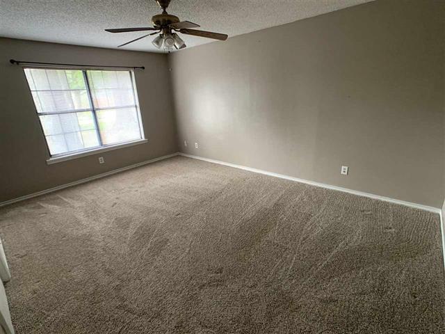 18 Village Circle