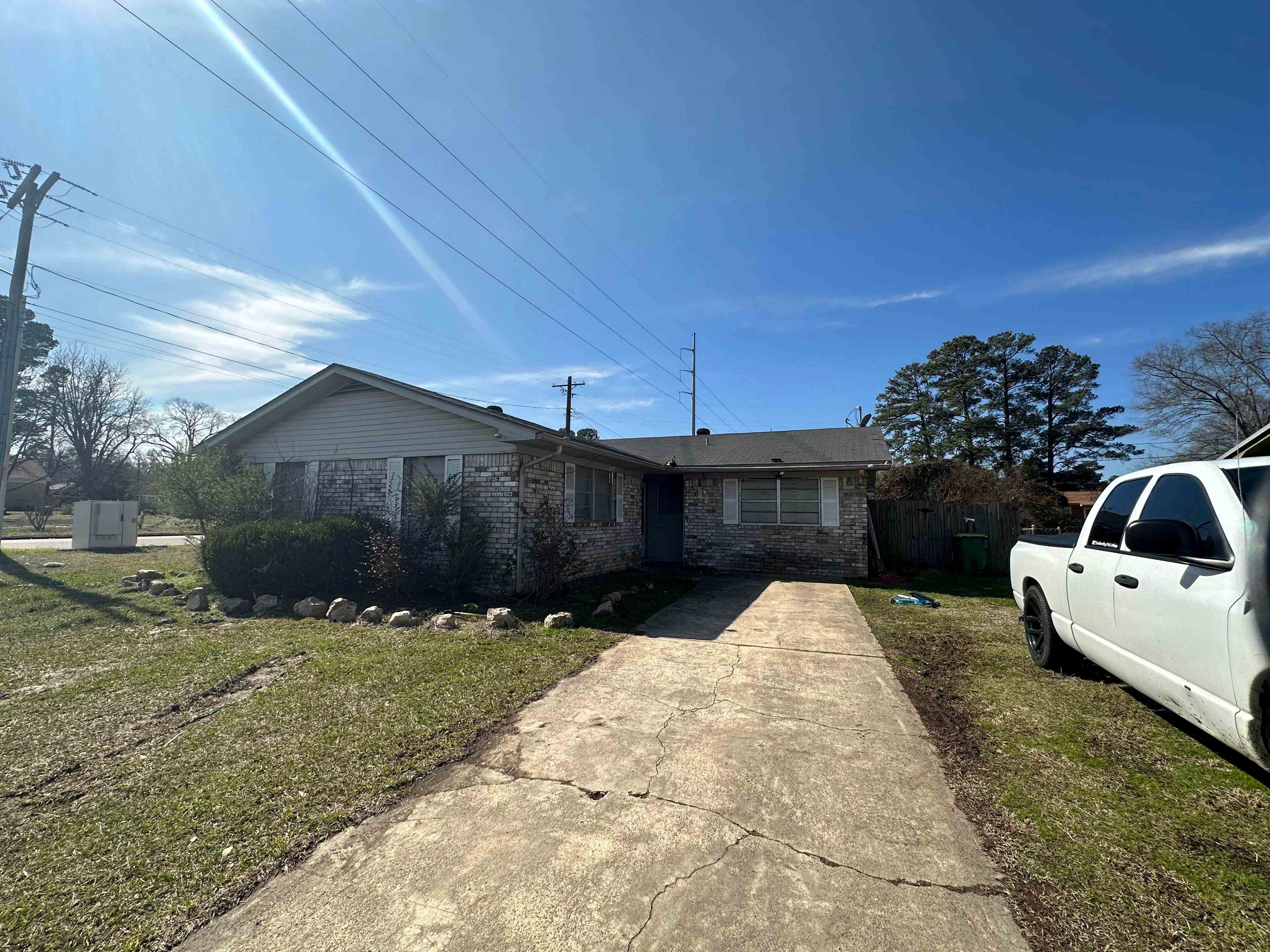 3412 Leopard Dr.