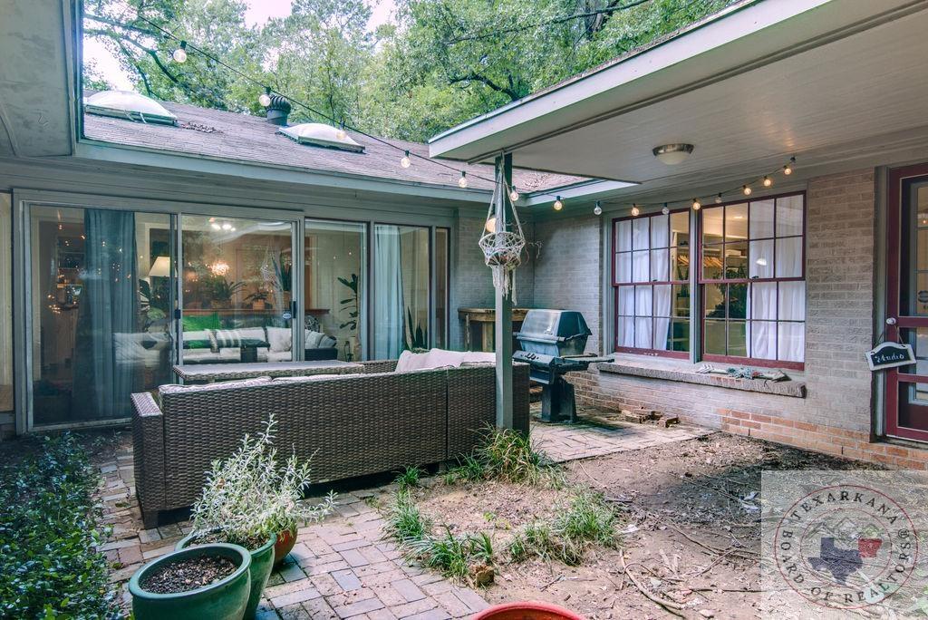 3501 Walnut St.