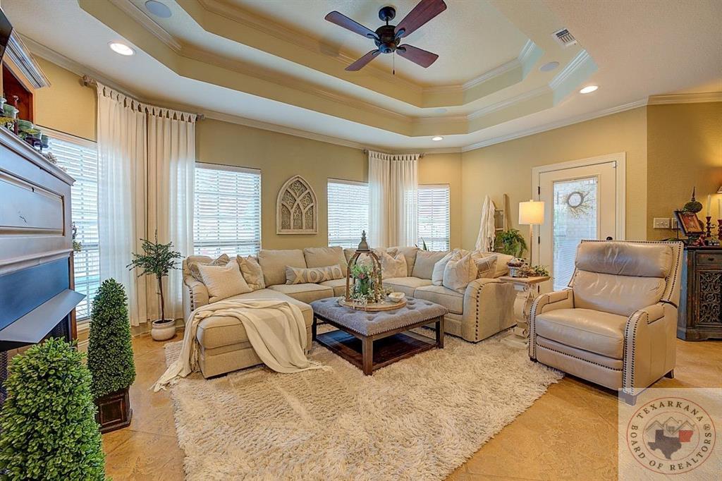7409 Palisades