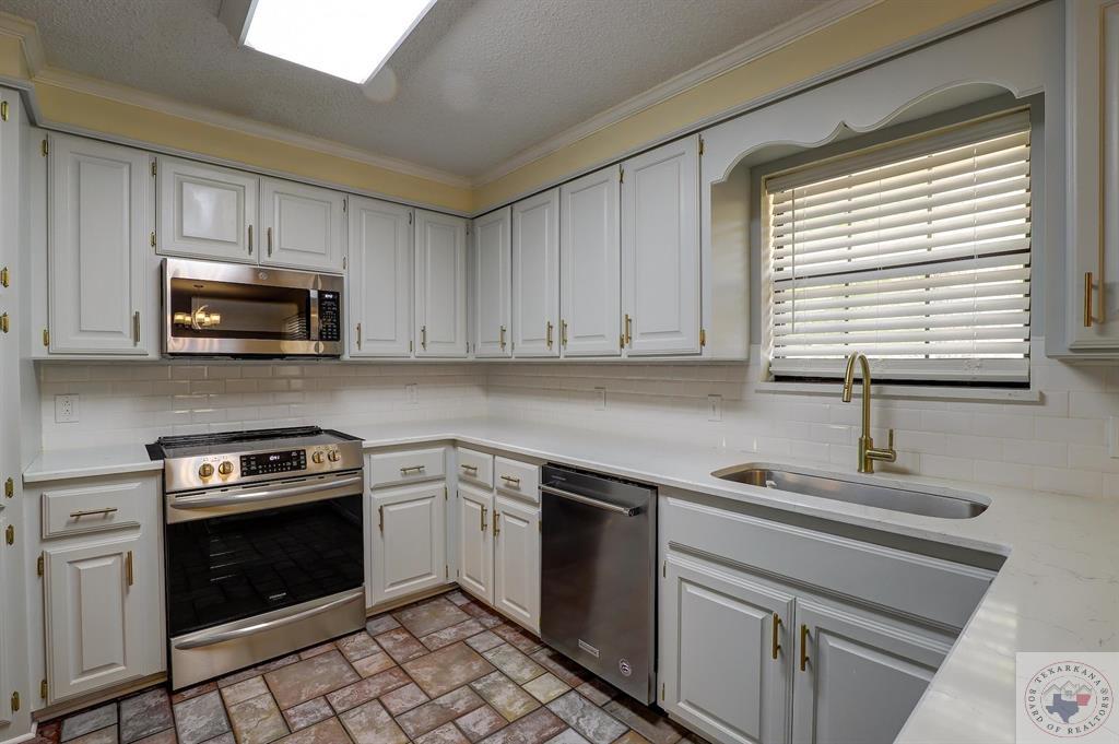 5702 Stoneridge Dr.