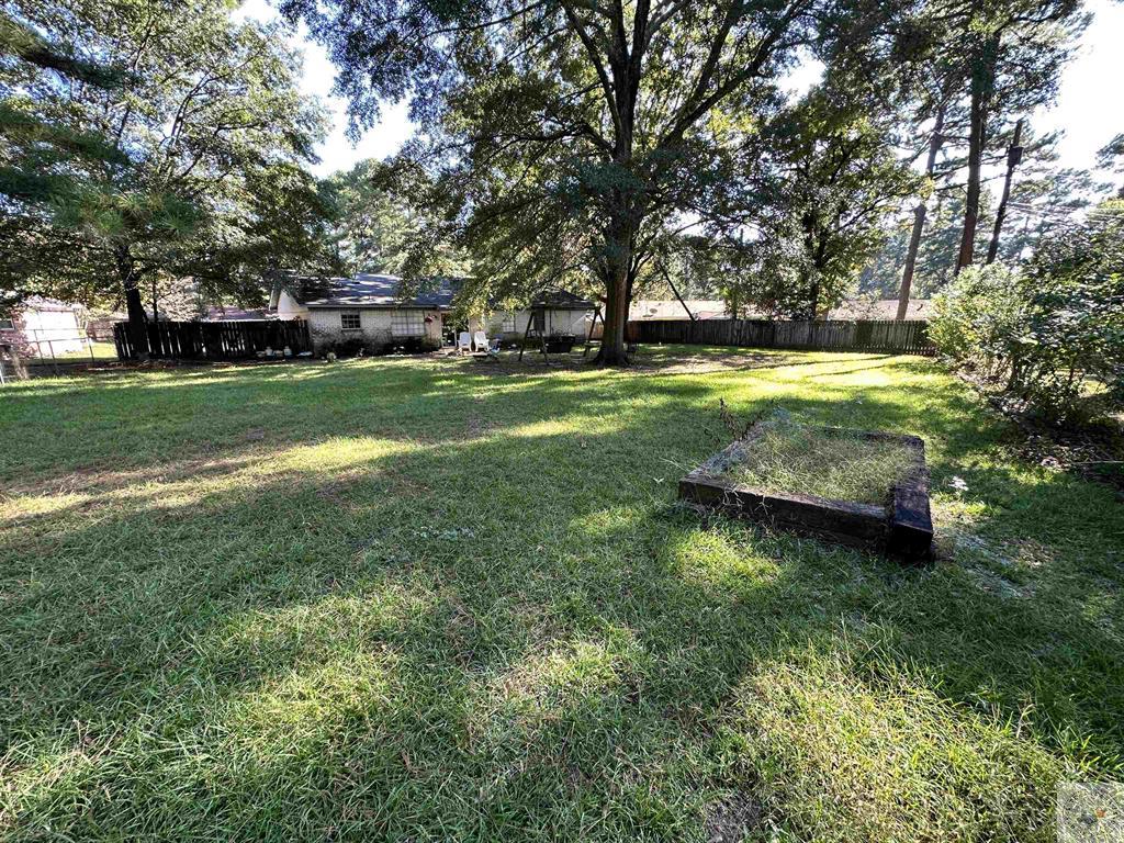 3805 Daffodil Ln.