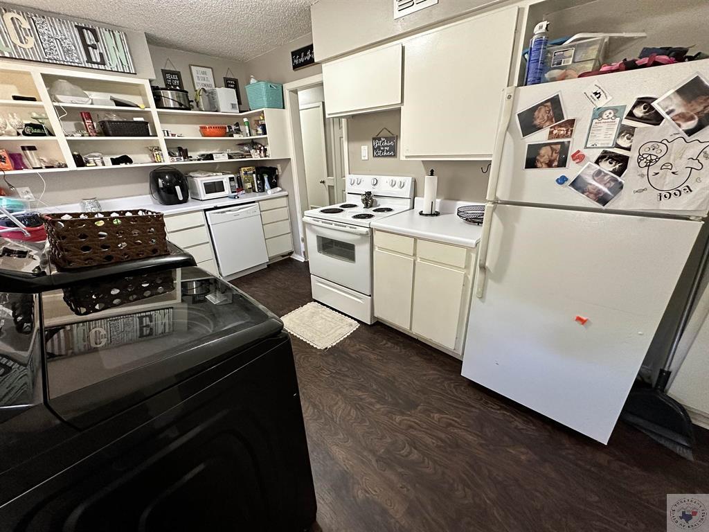 2906 Northview