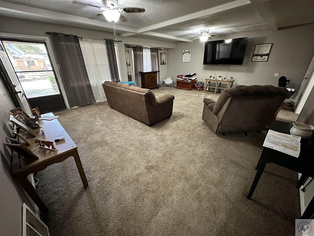 2906 Northview