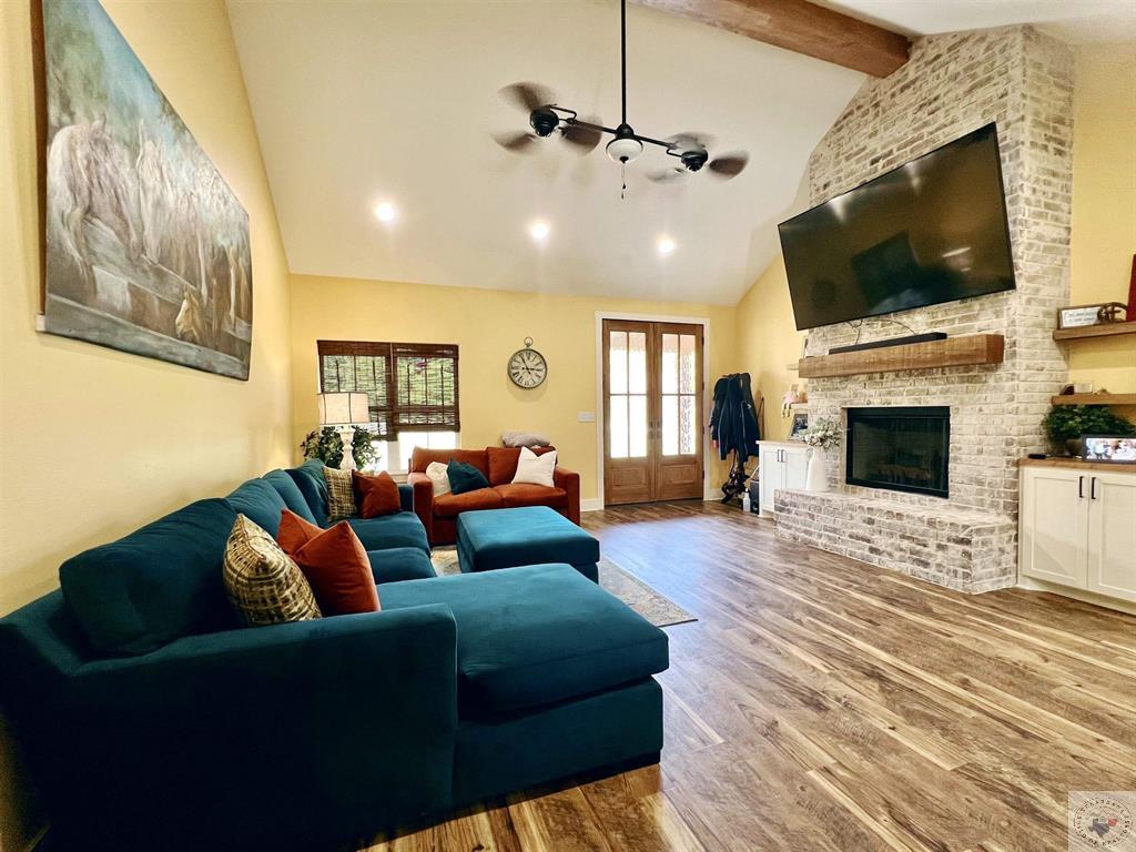 215 Lillian