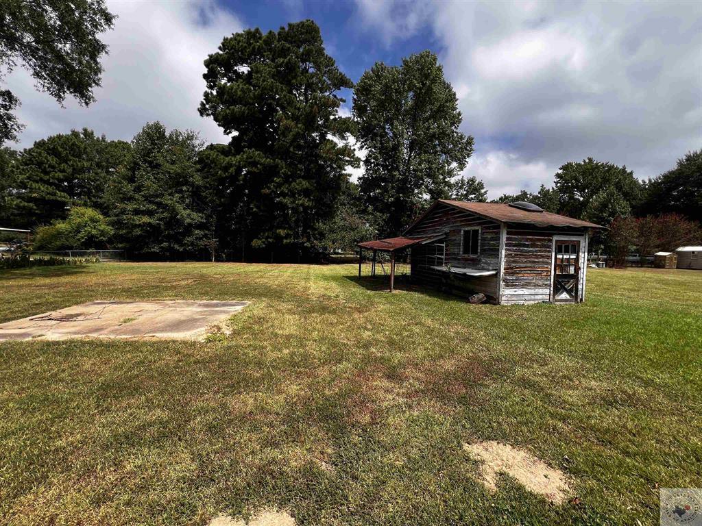 900 Walker Ln.