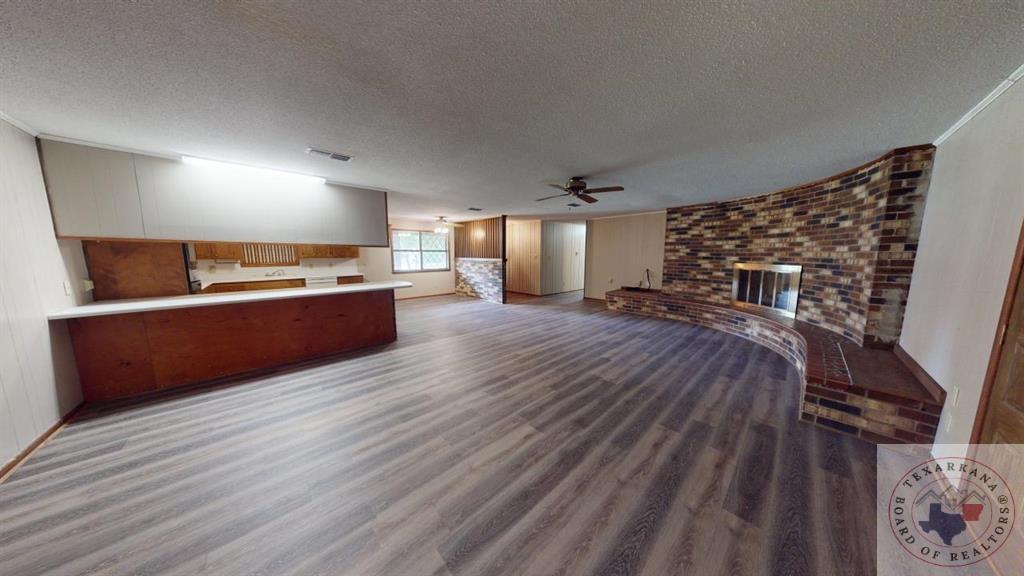900 Walker Ln.