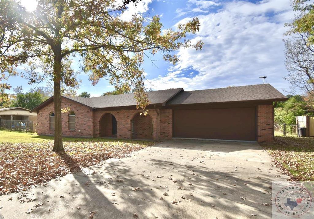 3 Bed, 2 baths within walking distance of Spring Lake Park. Centrally located to shopping, restaurants and schools. Formal dining room or bonus room just inside the front door opens on to spacious kitchen and living area. The laundry room is large enough to create a pantry area and still have room left over. The lot has a large fenced back yard. This is a gem and is ready for a new owner to move in and make it your own!