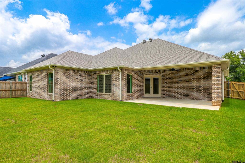 412 Deer Point Cove