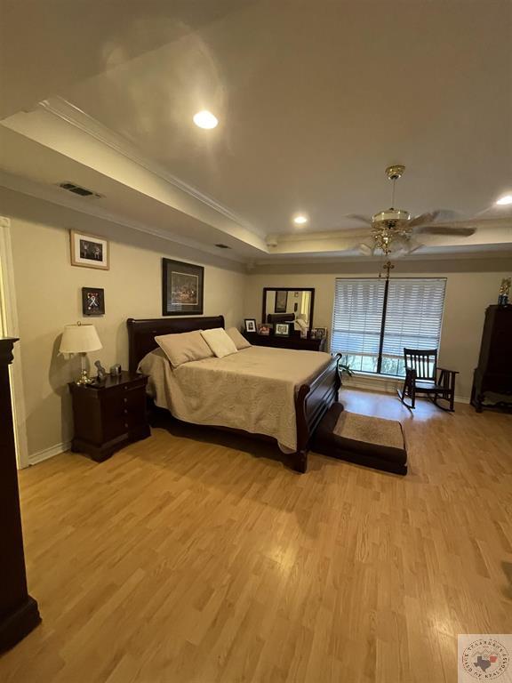 28 Hickory Oak Ln.