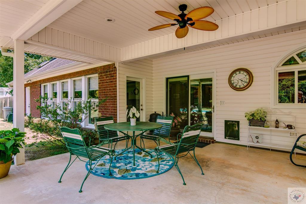6 Forrest Brook Ln.